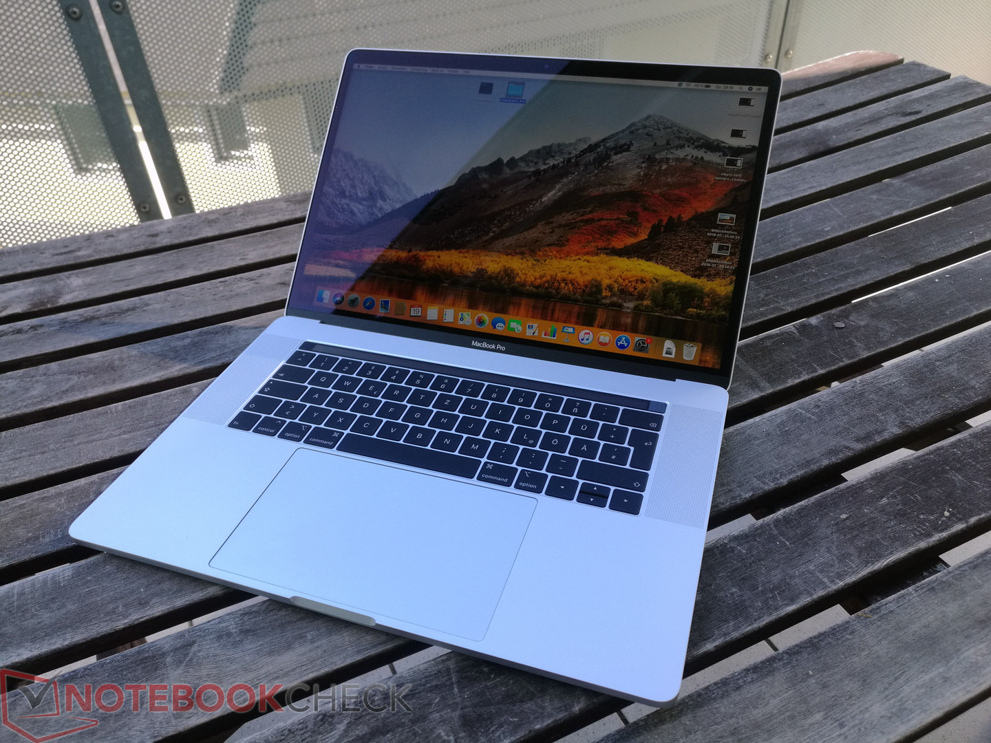 Instal Accurate 4 Deluxe Di Laptop Apple